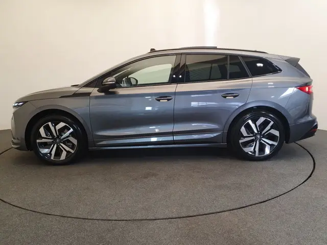 ŠKODA Enyaq 85 Sportline 82 kWh 286pk Wegklapbare trekhaak, Panoramadak, Warmtepomp