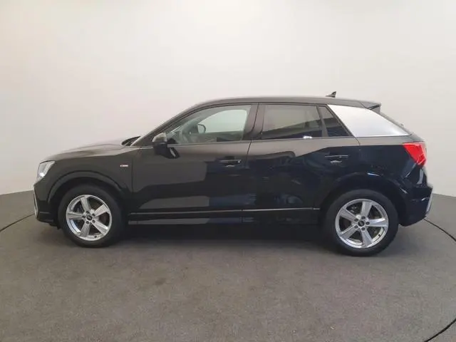 Audi Q2 35 TFSI 150pk S-Tronic S-Line Climatronic, Winterpakket, Navigatie