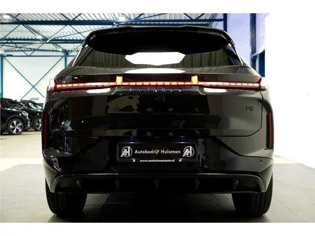 Lynk & Co 08