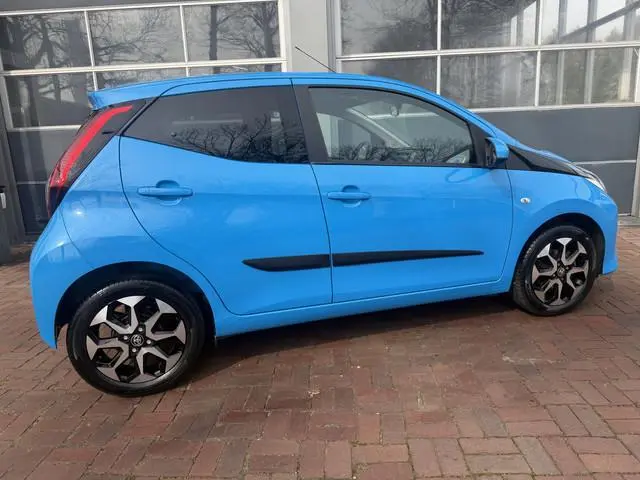 Toyota Aygo 1.0 VVT-i x-joy Apple Carplay/Android Auto km stand 10.000 Nap 1e eigen