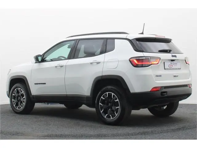 Jeep Compass 4xe 240 Plug-in Hybrid Electric Trailhawk Panoramadak, Leer, Camera, ACC, Apple Carplay...