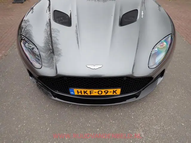 Aston Martin DBS