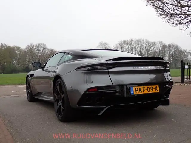 Aston Martin DBS