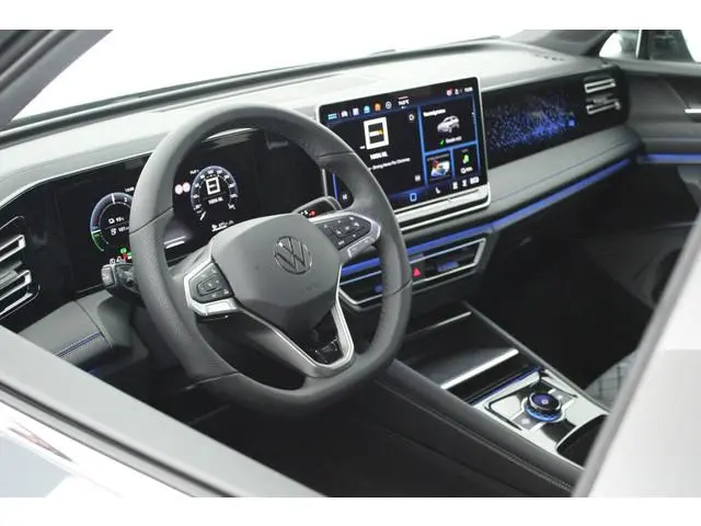 Volkswagen Tiguan 1.5 272pk eHybrid R-Line Edition Trekhaak Camera Keyless Massage Virtual Cockpit P...