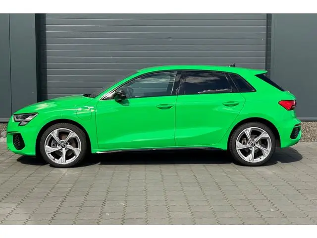 Audi A3 Sportback 40 TFSIe 204pk S-Line Competition 18" KEYLESS CAMERA AUDI EXCLUSIVE KLEUR!