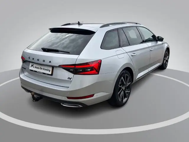Skoda Superb Combi 1.4TSI 160kW/218PK iV Sportline DSG · Panoramadak · Trekhaak · 360°Camera + Parke...