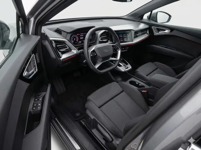 Audi Q4 e-tron 40 Launch edition Advanced 77 kWh 204pk | Elektrisch verstelbare voorstoelengeheugen...