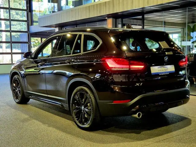 BMW X1 xDrive25e Executive Sportline | Sparkling Brown | Camera | HUD | Stoelverwarming 