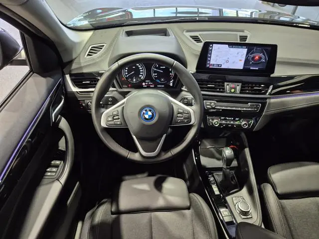 BMW X1 xDrive25e Executive Sportline | Sparkling Brown | Camera | HUD | Stoelverwarming 