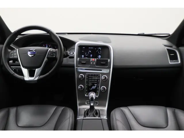 Volvo XC60 2.0 T6 Summum Panoramadak, Camera, H&K, Leer, Keyless, ACC, Xenon, 20"