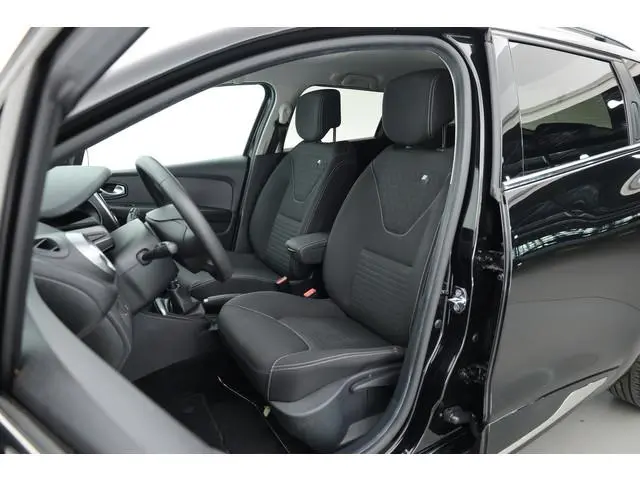 Renault Clio Estate 1.2 TCe Limited 120 pk | Trekhaak | Cruise Control | Bluetooth | Airco | PDC+A |...