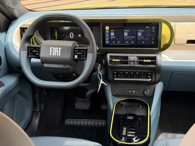 Fiat Grande Panda La Prima 11 kW 44 kWh Pack Winter / Camera / Navigatie