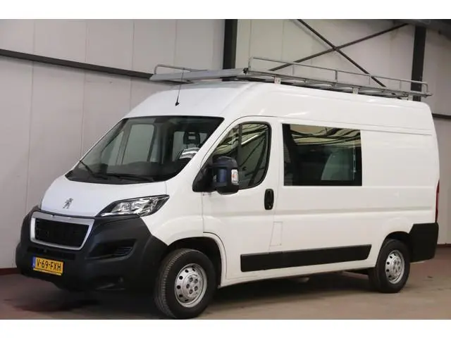 Peugeot Boxer L2H2 DUBBEL CABINE DC 7 personen IMPERIAAL Peugeot Boxer L2H2 DUBBEL CABINE 7 personen...