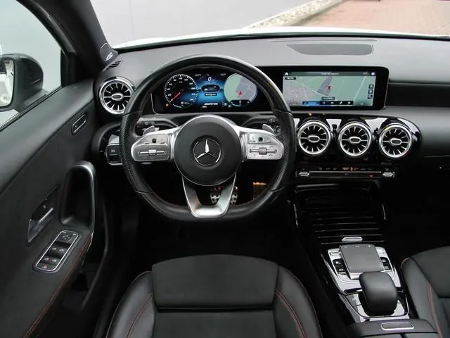 Mercedes-Benz A-klasse A35 AMG 306pk 4MATIC | Pano | Burmester