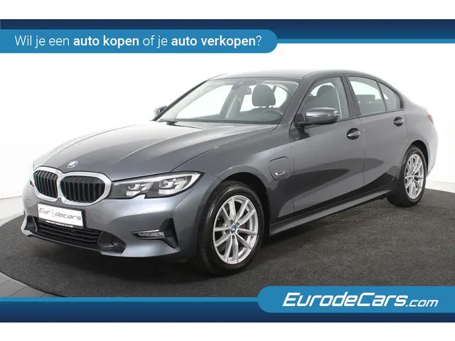 BMW 3-serie 320e *1ste Eigenaar*Navigatie*Trekhaak*Camera*DAB*