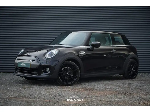 Mini Mini Electric Essential 33 kWh / Sportstoel / Camera / Navi / Stoelverwarming / Incl BTW