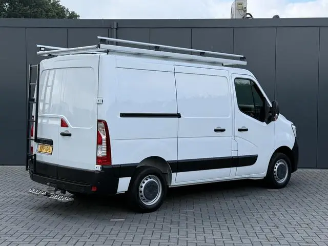 Renault Master 2.3 dCi 135 PK / L1H1 / 19.857 KM! / 2.5 TONS TREKHAAK / IMPERIAAL / CAMERA / 1e EIG....