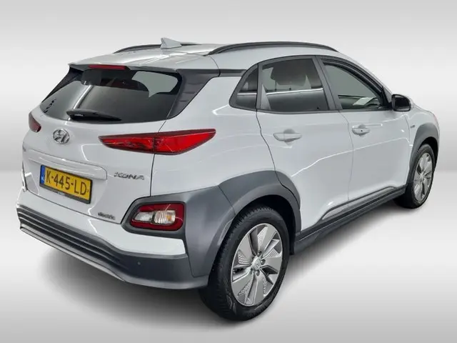 Hyundai Kona EV Limited 64 kWh 2e-Eig. & Dealer-Onderh. BOVAG-Garantie. NL-Auto.