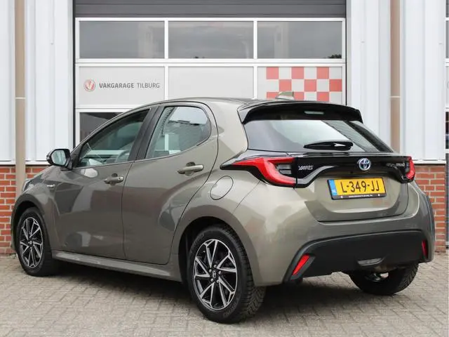 Toyota Yaris 1.5 Hybrid Dynamic /NAVI/16'LM/Keyless/Camera/Lane assist/ACC/DAB+/Carplay/ISOFIX/NAP!...