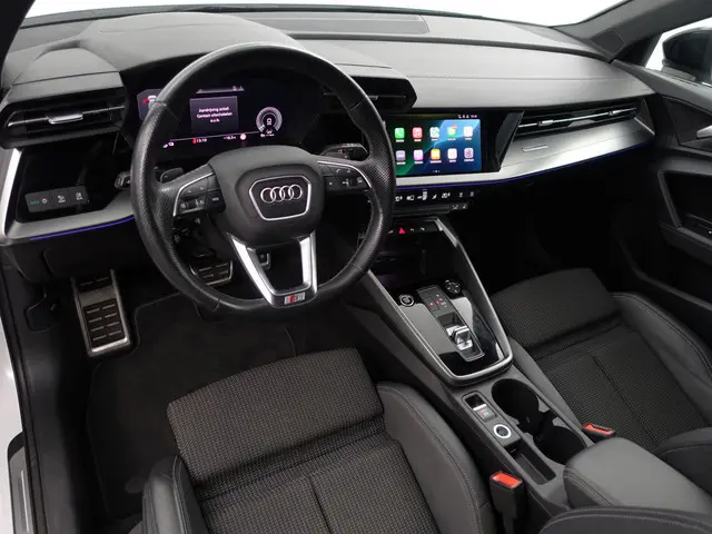Audi A3 Sportback 45 TFSI e S edition Competition- Xenon Led, Carplay, Android Auto, Sfeerverlichtin...