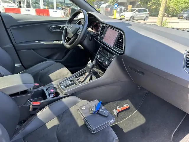 SEAT Leon ST 1.5 TSI FR Ultimate Edition Black panodak navi/camera airco/ecc