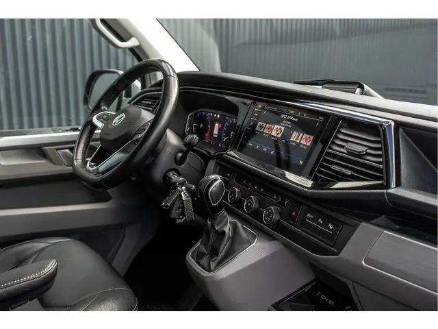 Volkswagen Transporter T6.1 2.0 TDI L2H1 | DC | Bulli | 200PK | Leder | Carplay | Virtual | Adapt Cr...