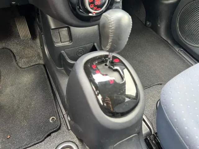 Peugeot iOn