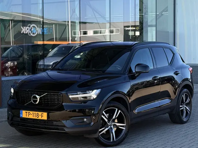 Volvo XC40 2.0 T4 R-Design 191 PK | ACC | Camera | DAB | NAVI