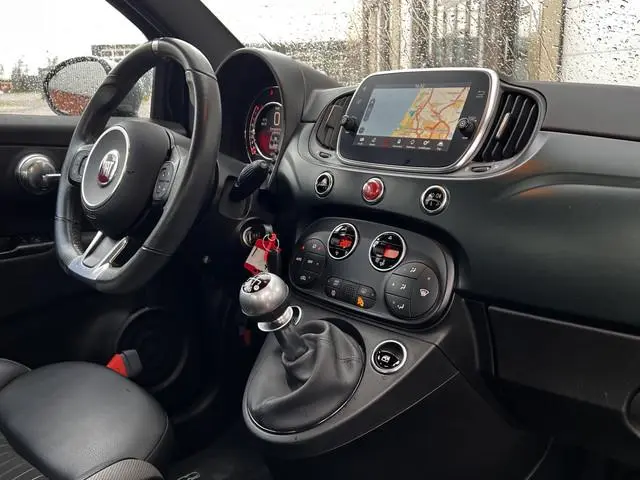 Fiat 500 C 1.0 Hybrid Rockstar Cabrio | Sport Pakket |  CarPlay | Climate | 16" LM Velgen | Leder Sp...