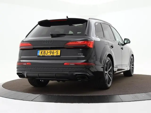 Audi Q7 55 TFSI e quattro Pro Line S 394 PK ·Leder bekleding · Assistentie. plus, remote park · Head...
