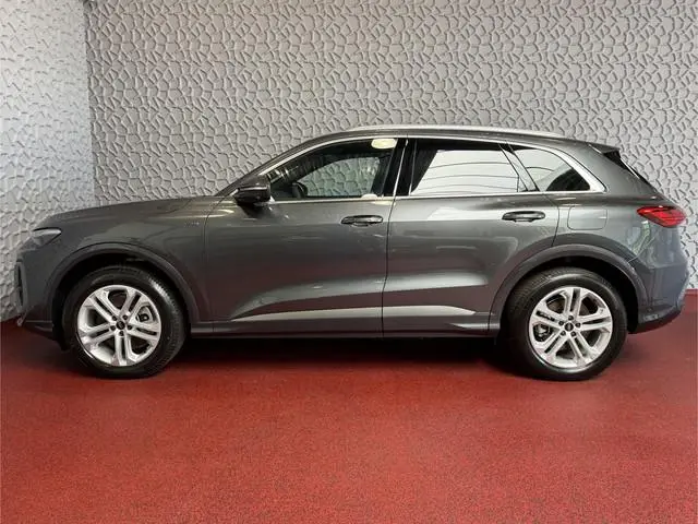 Audi Q5 2.0 TFSI E-HYBRID QUATTRO 300 PK S-EDITION PAS/DISPLAY  PANO LEER  360CAM TREKHAAK MATRIXX L...