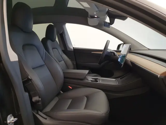 Tesla Model Y Long Range AWD 75 kWh Panoramadak