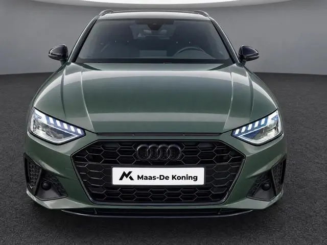 Audi A4 Avant 35 TFSI 150pk S edition Competition · Trekhaak · Camera ·  Stoelverwarming · Drive sel...