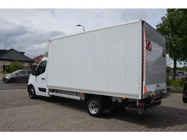 Nissan Interstar 2.3 DCI  Meubelbak Laadklep Dubbel lucht.