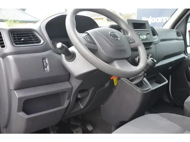 Nissan Interstar