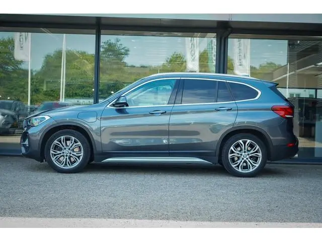 BMW X1 xDrive25e High Executive Edition / Pano / Leder / Harman Kardon / Camera / Adaptive Cruise