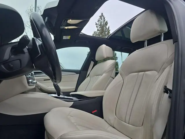 BMW 5-serie Touring 520d High Executive |CLIMA|PANORAMADAK|LEDER|FULL LED|ELEK ACHTERKLEP|TREKHAAK|...