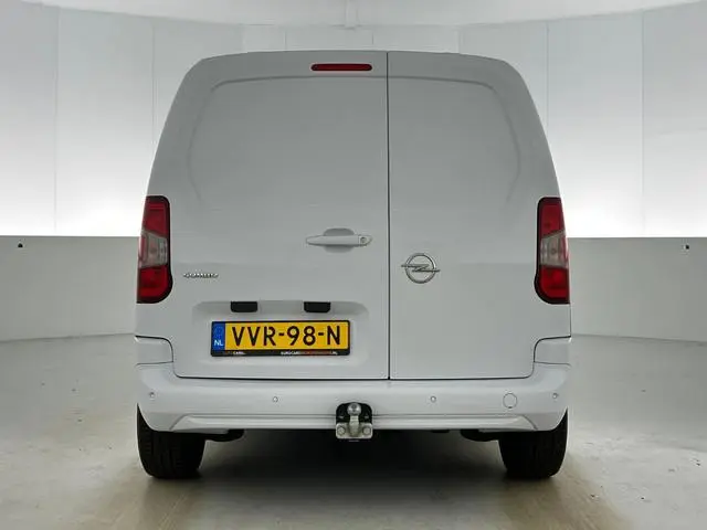 Opel Combo 130pk L1 Automaat Apple Carplay Trekhaak Parkeersensoren Airco Cruise control 2-zits
