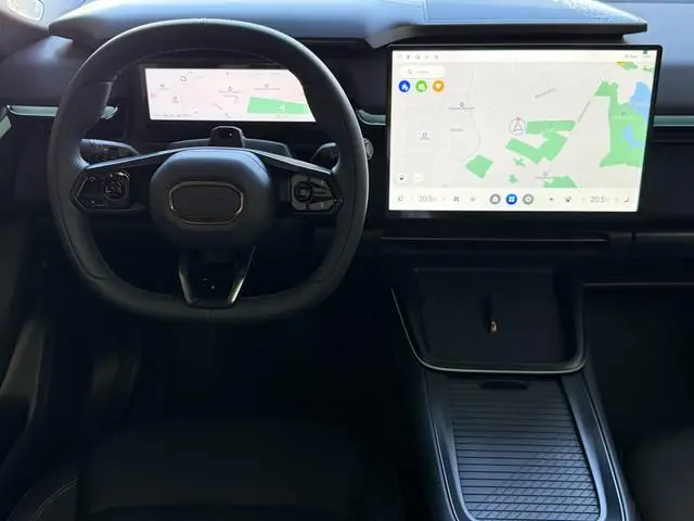 Lynk & Co 08
