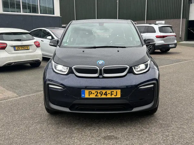 BMW i3 Basis 120Ah 42 kWh SOH 100% | 3-FASE LADER | WARMTEPOMP | CAMERA| ORIGINEEL NL AUTO MET NAP |...