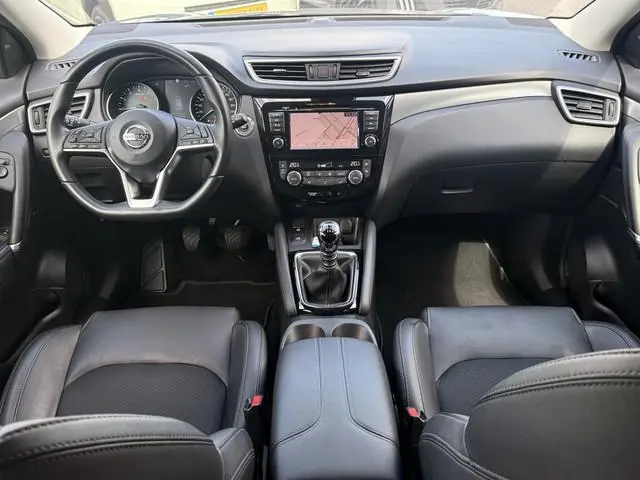 Nissan Qashqai 1.3 DIG-T Tekna + Dodehoek / Navi / 360* Camera / Panodak