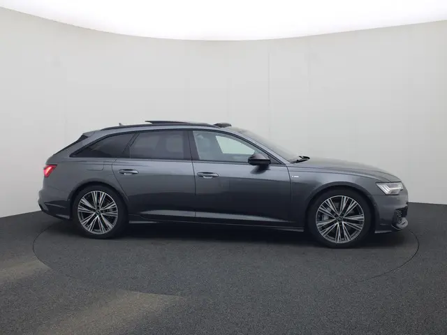 Audi A6 Avant 50 TFSIe 220kW/299PK quattro S Line · Panoramadak · Trekhaak · Camera · Bang & Olufsen...