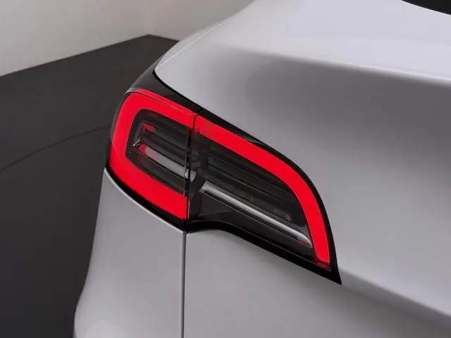 Tesla Model Y Long Range AWD 75 kWh SOH 94,8% | TESLA FABRIEKSGARANTIE TOT 2028 OF 80.000KM! | FABRI...