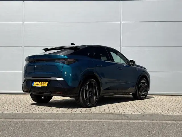 Peugeot e-3008