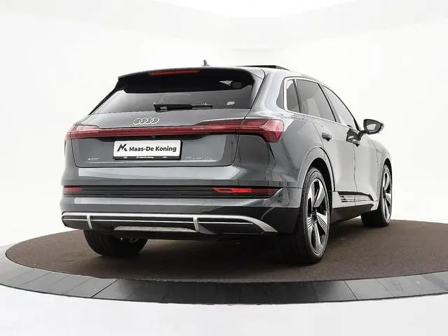 Audi e-tron 55 408pk Quattro S edition 95 kWh · SOH 95,6% · Panoramadak · 360 Camera · B&O Audio · S...
