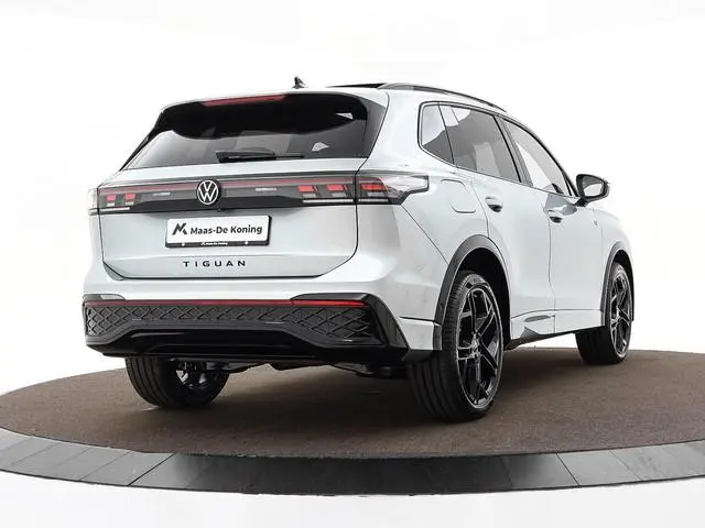 Volkswagen Tiguan R-Line Edition 1.5 eHybrid 272 PK 6 versn. DSG · Black Style Pakket · Comfort Pakk...