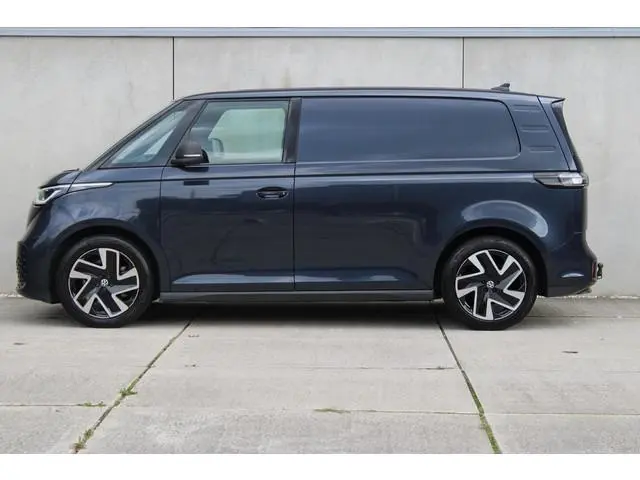 Volkswagen ID. Buzz Cargo Anniversary Edition 79 kWh / EX BTW / 204PK / 20" LM VELGEN / 3 STOELEN /...