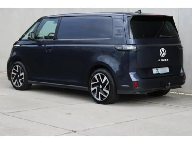 Volkswagen ID. Buzz Cargo Anniversary Edition 79 kWh / EX BTW / 204PK / 20" LM VELGEN / 3 STOELEN /...