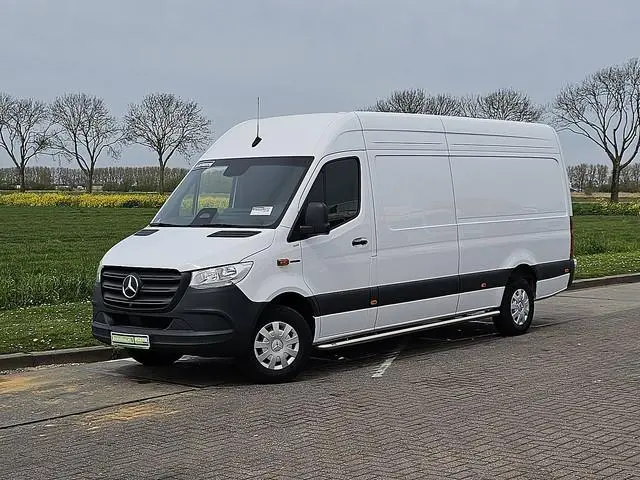 MERCEDES-BENZ ESPRINTER 320 300km wltp 81kwh