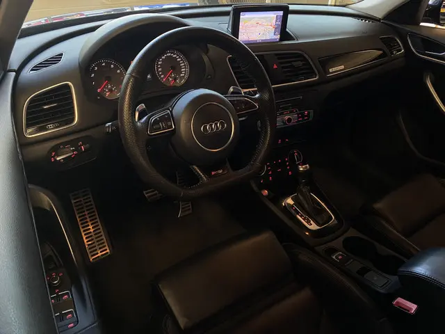 Audi Q3 2.5 TFSI RS Q3 quattro Pro Line Plus Leder, Navi, Cruise, 340 PK